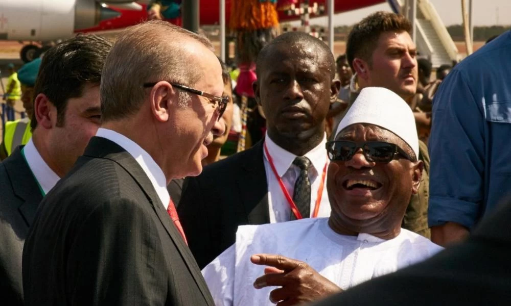 Η Τουρκία μετά τη λεηλασία του πλούτου της Λιβύης μεταφέρεται στη Μαυριτανία